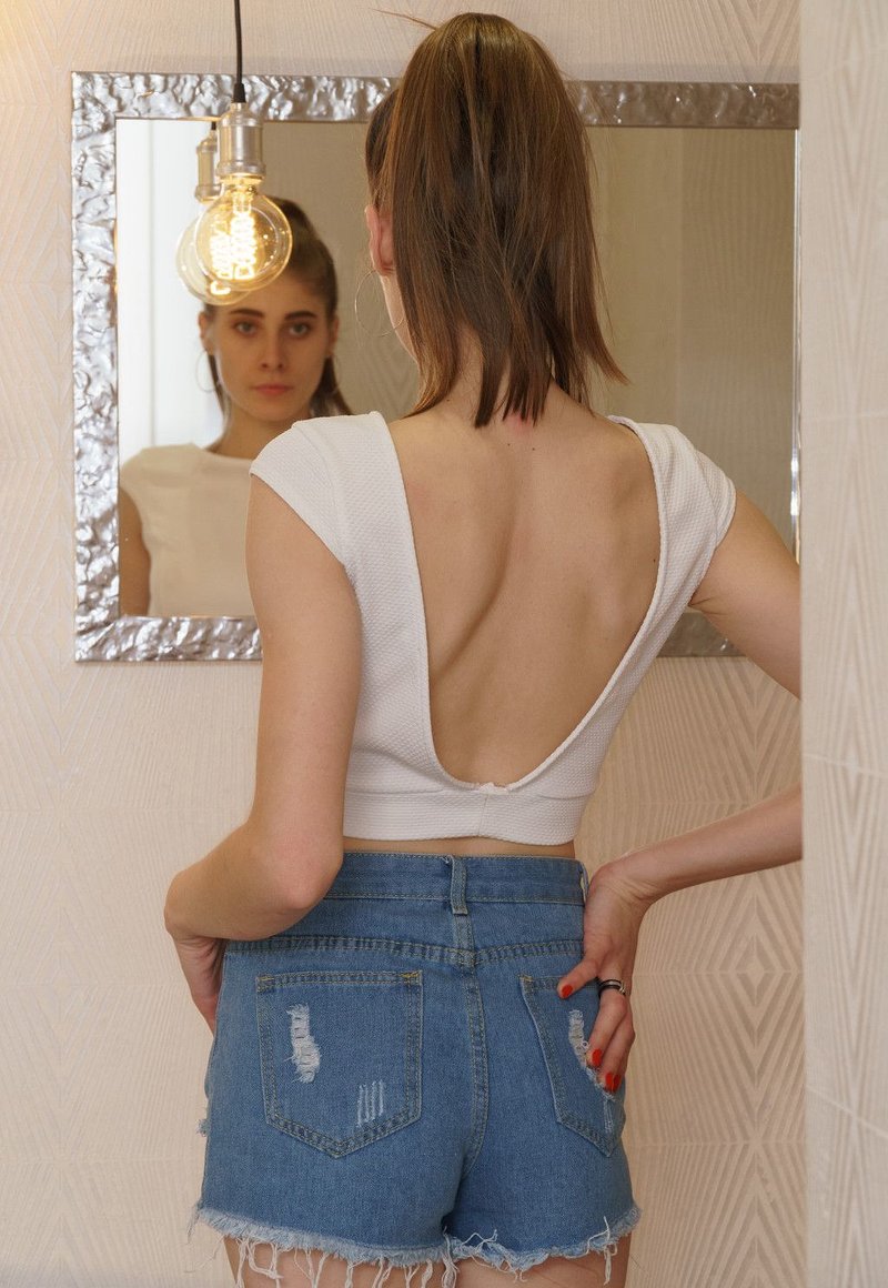 Карина, 25
